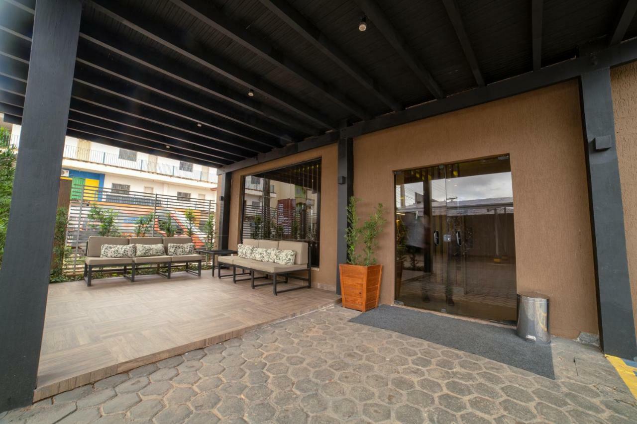 Hotel Porto Madeira Порту-Велю Екстер'єр фото